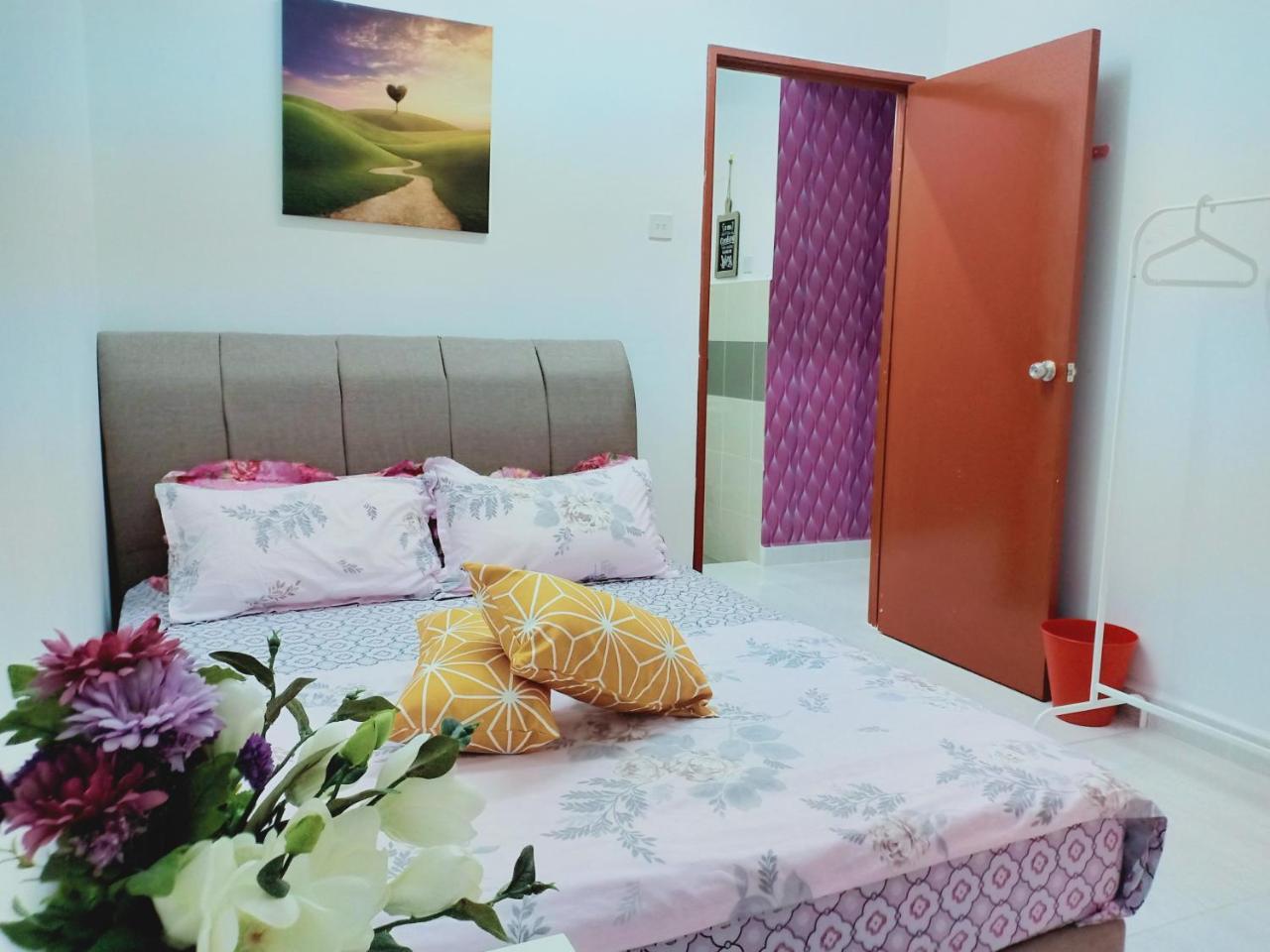 Casa Inderaloka Pantai Batu Buruk Apartment Kuala Terengganu Exterior photo
